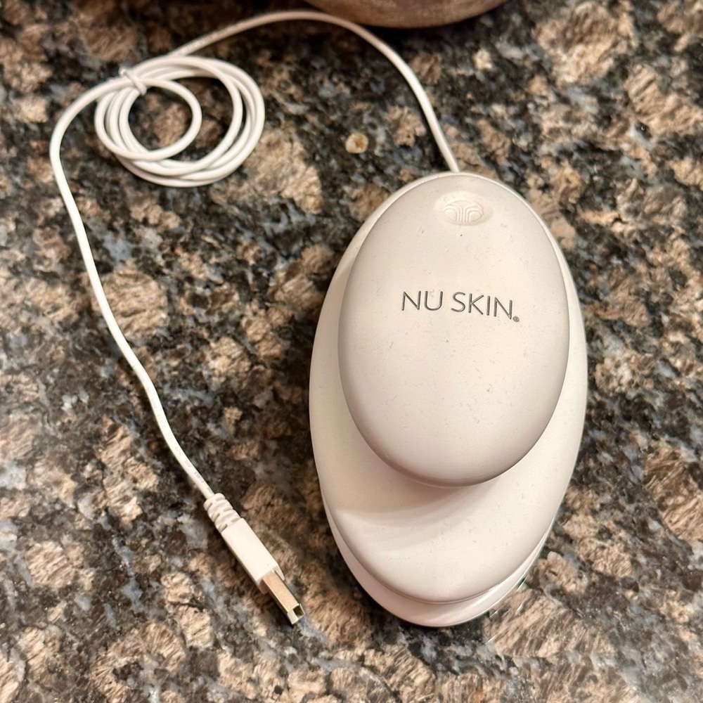 Nu Skin RenuSpa iO Device